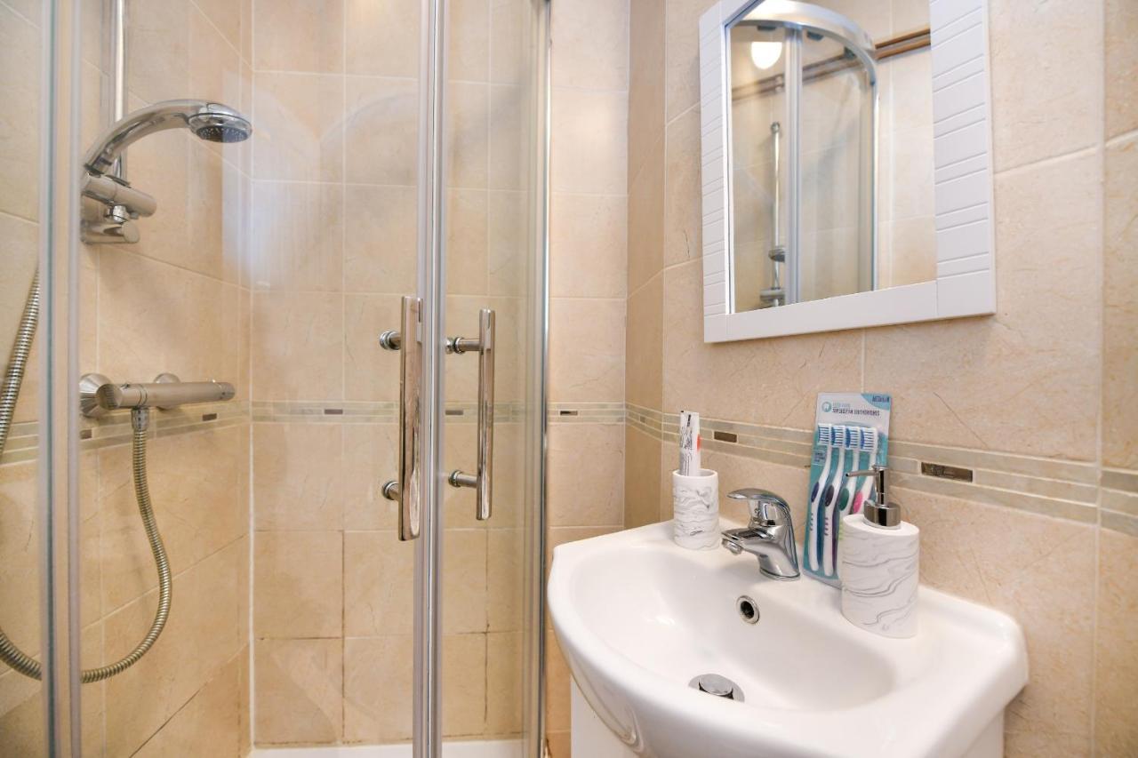 Beautiful Accommodation Near Reading City Centre 部屋 写真